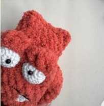 This image shows the first ear variation from the real free monster pattern, featuring a unique pointed shape. This specific detail allows you to customize your project as part of the full guide. You can find the stitch count for this variant in the linked pattern.